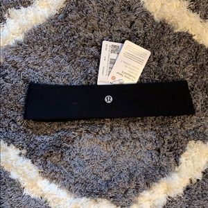 Lululemon fly away tamer headband black